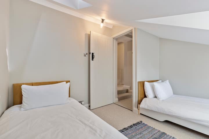 Bedroom 4 -  Perfect for Little Ones
A cosy room with two small single beds, ideal for children. Please note given the child beds and the low sloping ceiling, this means this room is NOT SUITABLE FOR ADULTS.