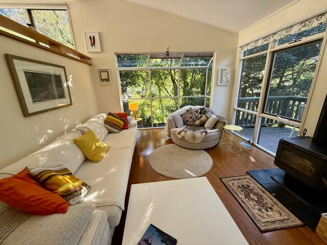 Sassafras Treehouse gallery image 2