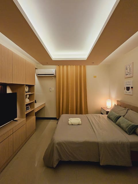 Minimalist Condo with Balcony and Pool