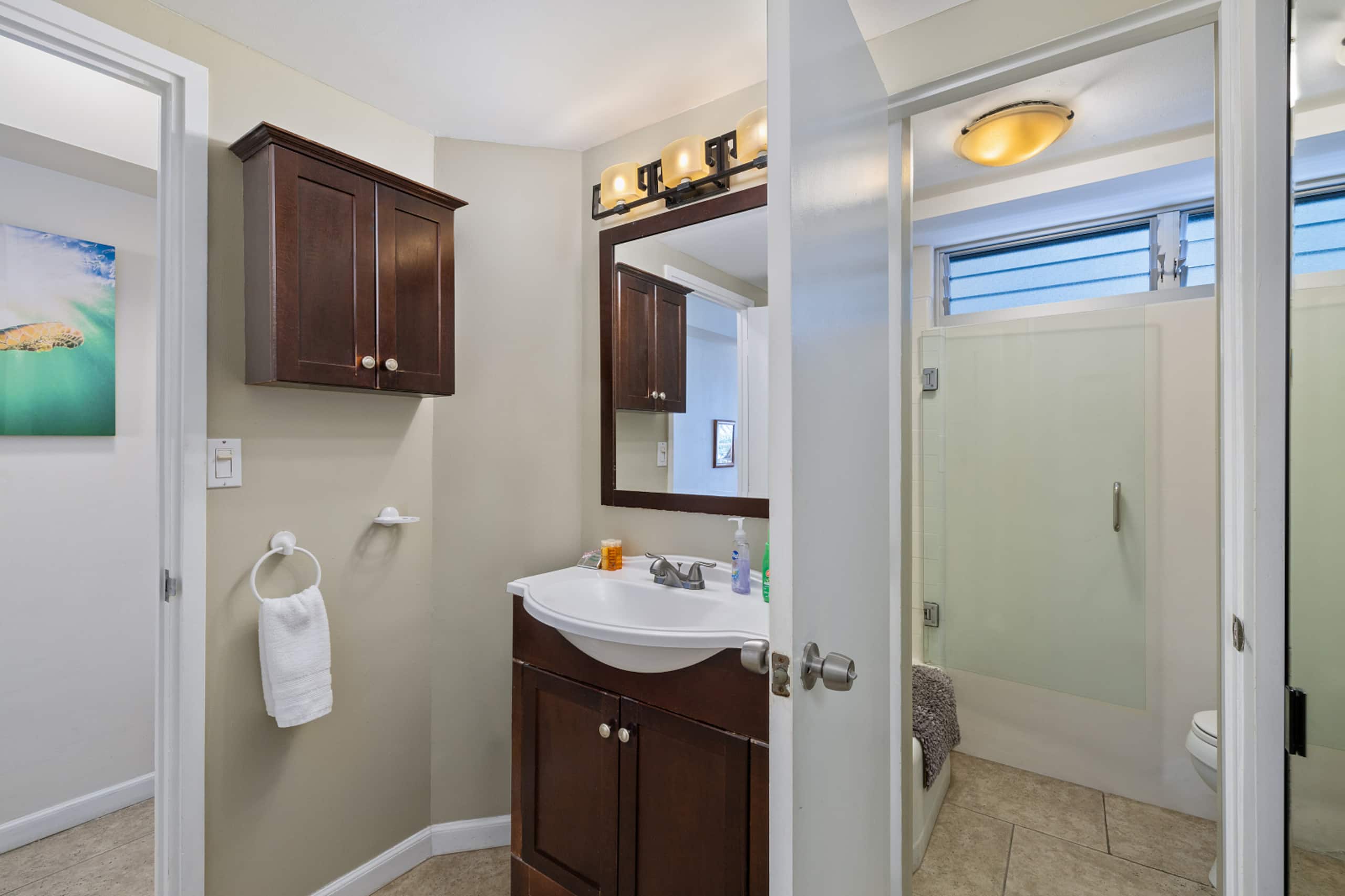 Condo in Honolulu · ★4.83 · Studio · 1 bed · 1 bath - Image 9