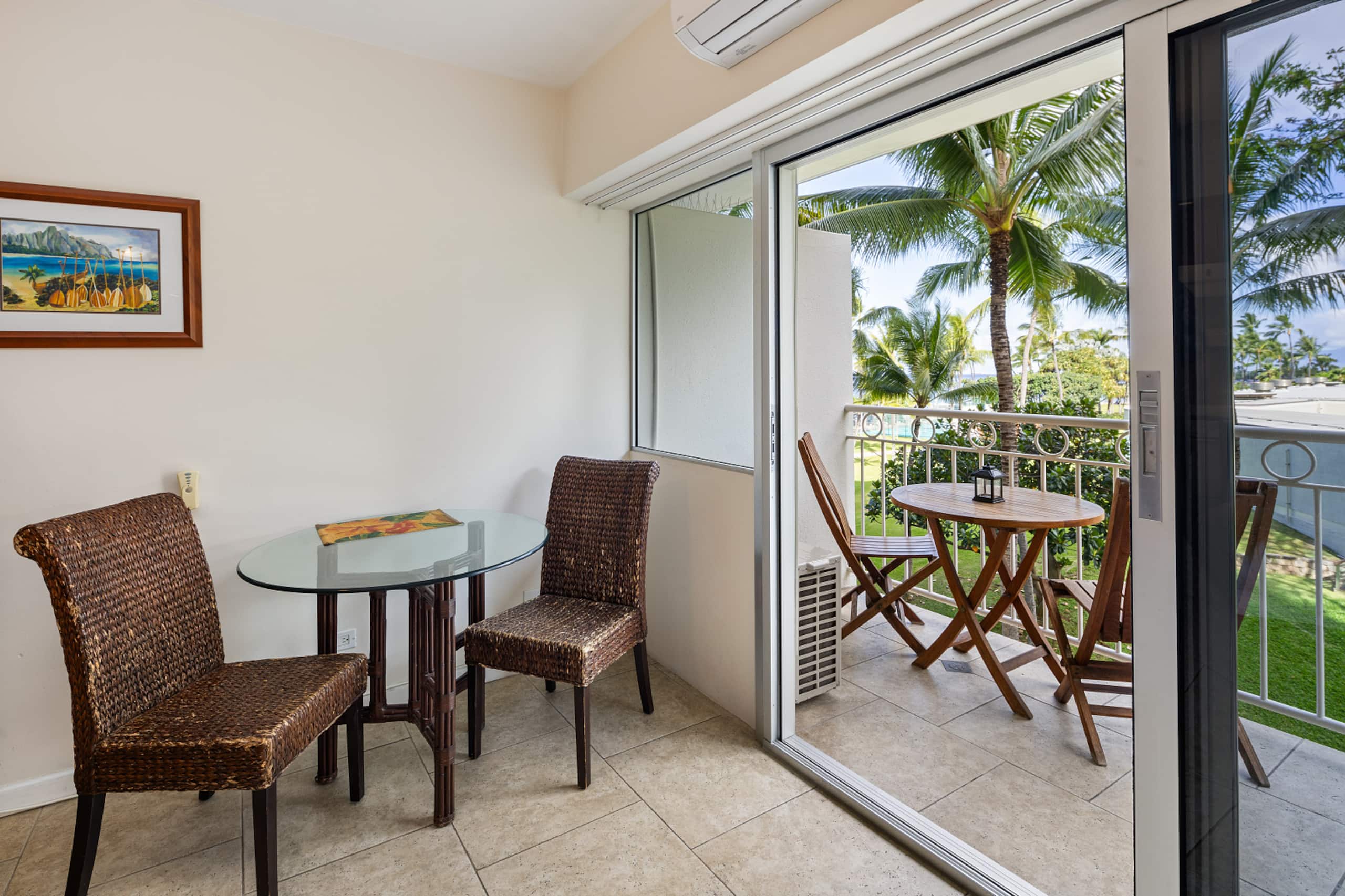 Condo in Honolulu · ★4.83 · Studio · 1 bed · 1 bath - Image 5
