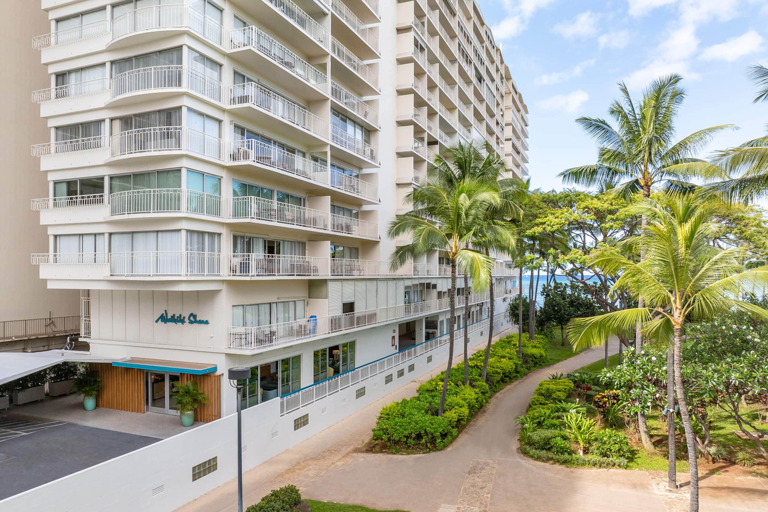 Condo in Honolulu · ★4.83 · Studio · 1 bed · 1 bath - Image 14