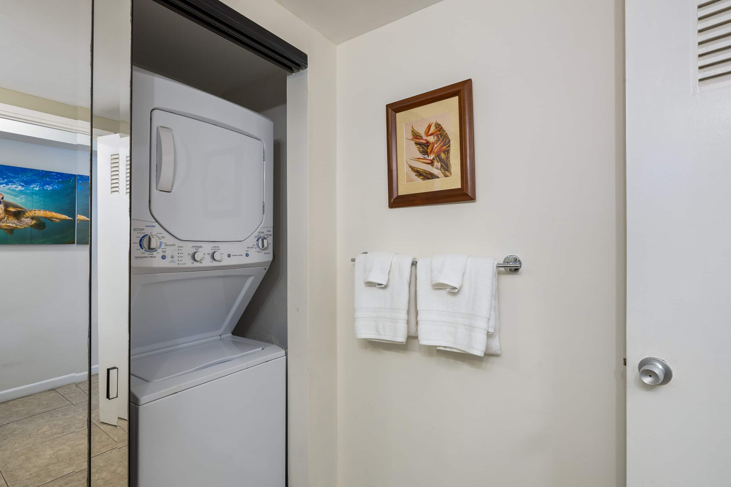 Condo in Honolulu · ★4.83 · Studio · 1 bed · 1 bath - Image 10