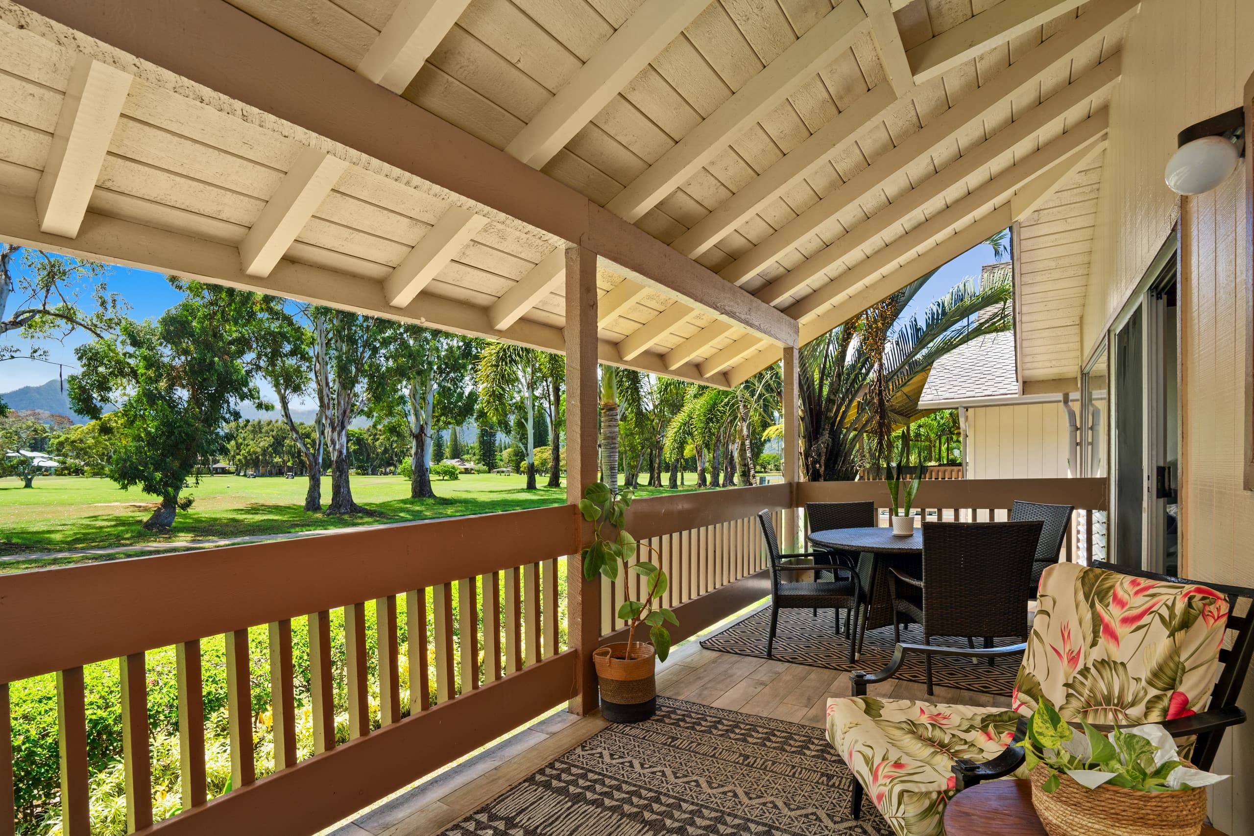 Bright & Airy Home: Waterfall View, Pool & AC - Image 11