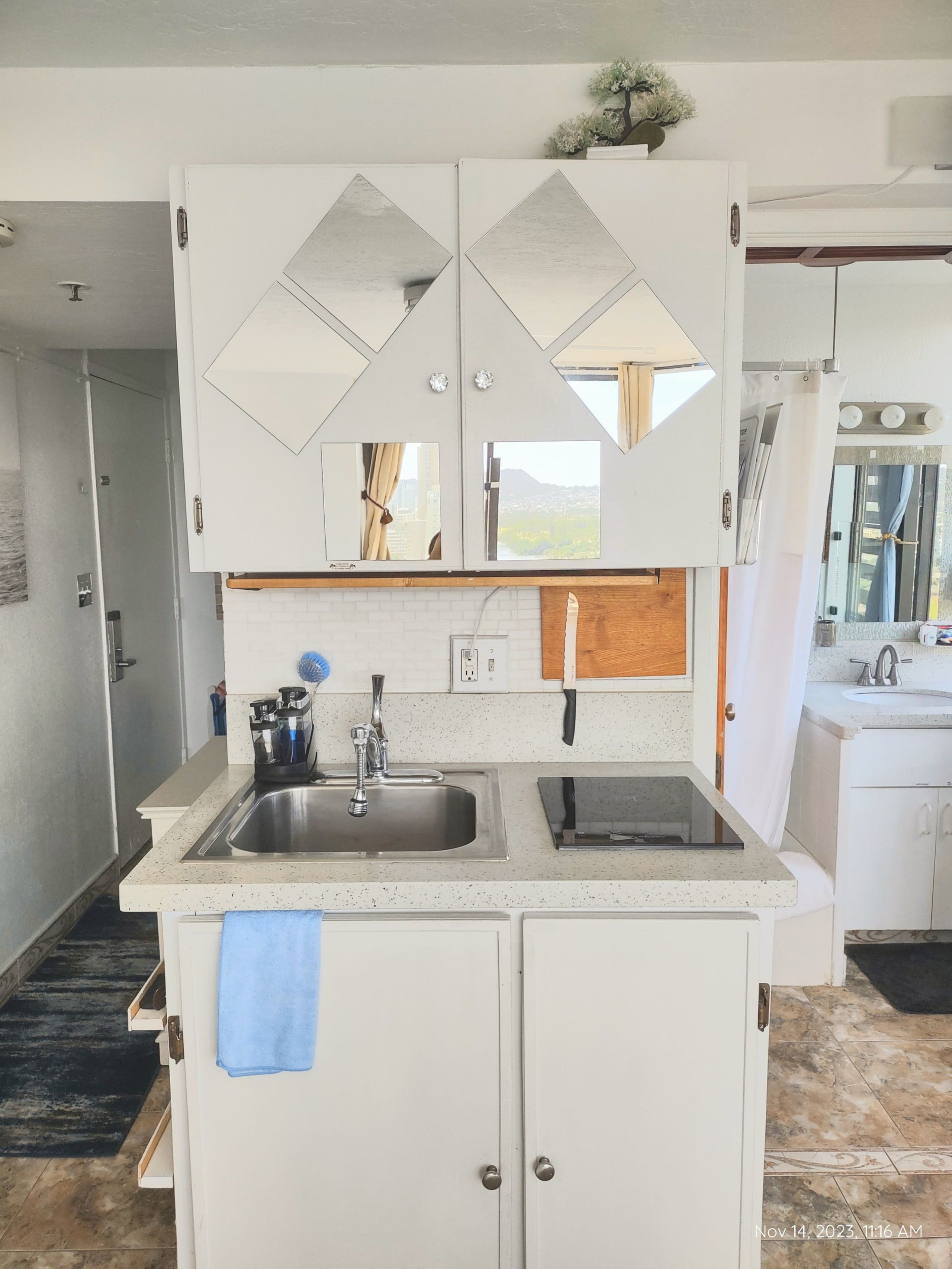 Hotel in Honolulu · ★4.97 · Studio · 1 bed · 1 private bath - Image 5