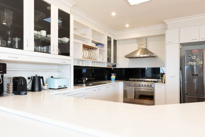 Wave House gallery image 5