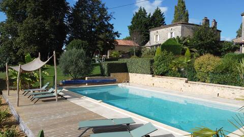 Charming 3* gîte in the Valley with pool