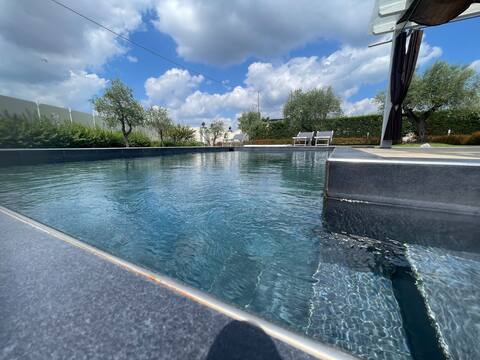 "Perla Nera" Exclusive Black Pool & Jacuzzi