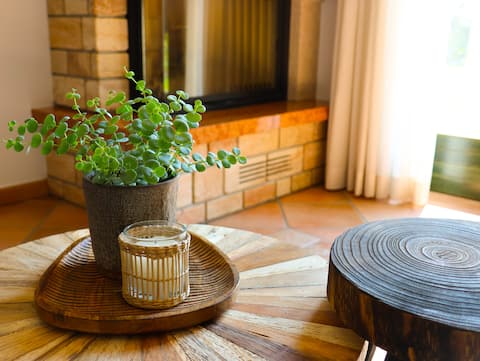 Top performing Airbnb: Panoramic Lakeview Apt in villa + Breakfast incl. in Manerba Del Garda