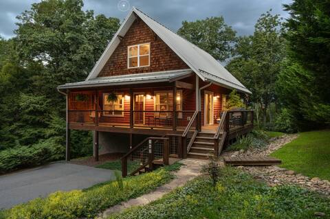 Warm & Comfy Perfect Winter Getaway Cabin