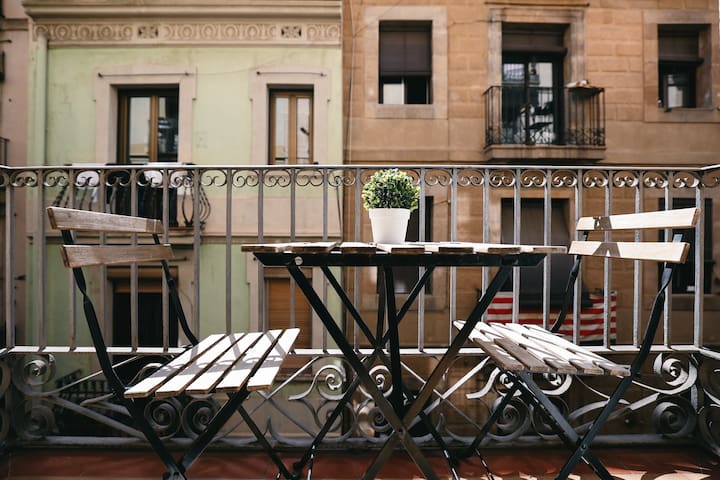 La Rambla- Catalonia Square Apt 4BD-2BTH