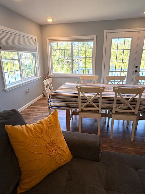 Paradise Island escape Riverfront in Clay, NY