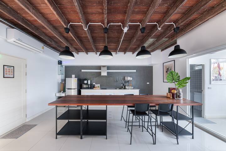 Romantic Villa by canal near BTS Onnut BKK. gallery image 4