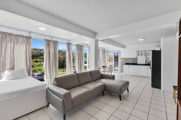 Bella Surf Inn managed Airbnb listing 1