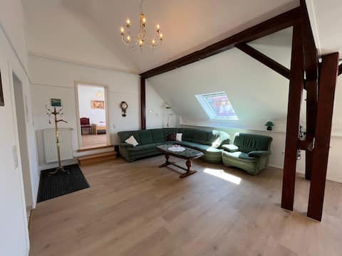 DG Ferienwohnung Ramstein III Large cozy apartment