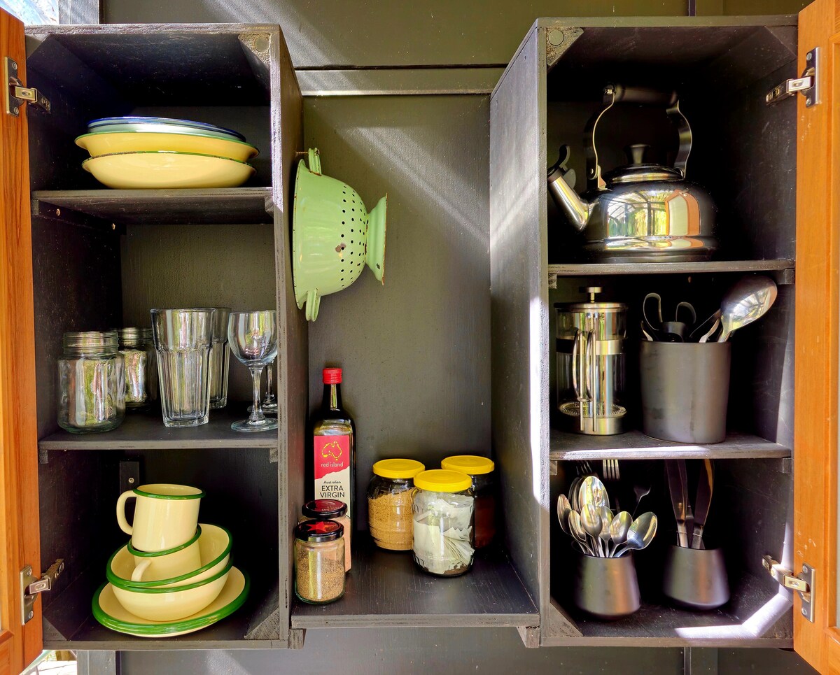 Top performing Airbnb: Tānekaha treehut in Thames Coromandel District