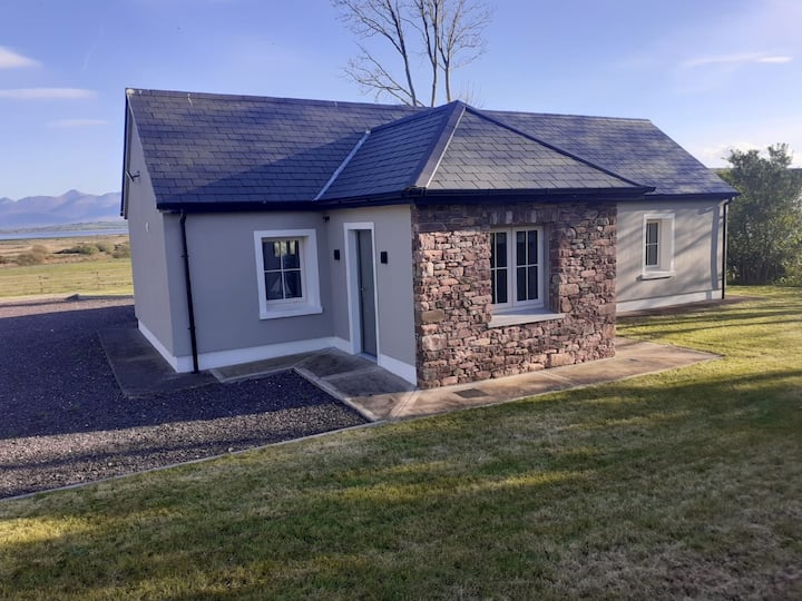 Hut site in Baile An Ásaigh