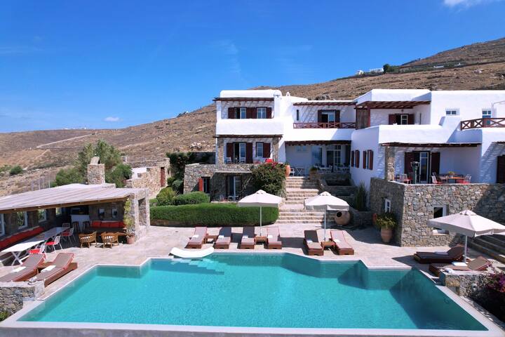 Villa Isola Paradiso, 9700 ft², 11 bedrooms, 24 p gallery image 2