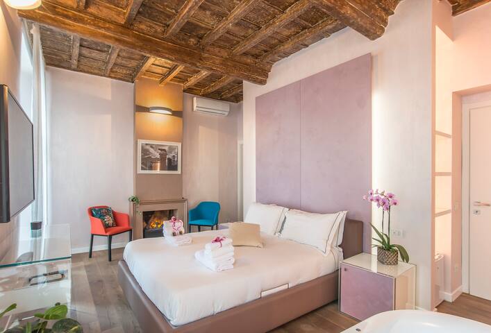 [Campo Marzio ]Luxury Suite with Hammam & Jacuzzi gallery image 5