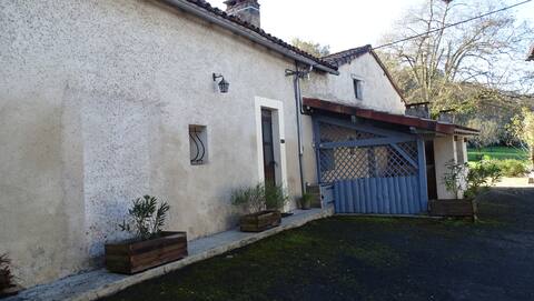 Le Cantou (Pétrocoriis cottages)