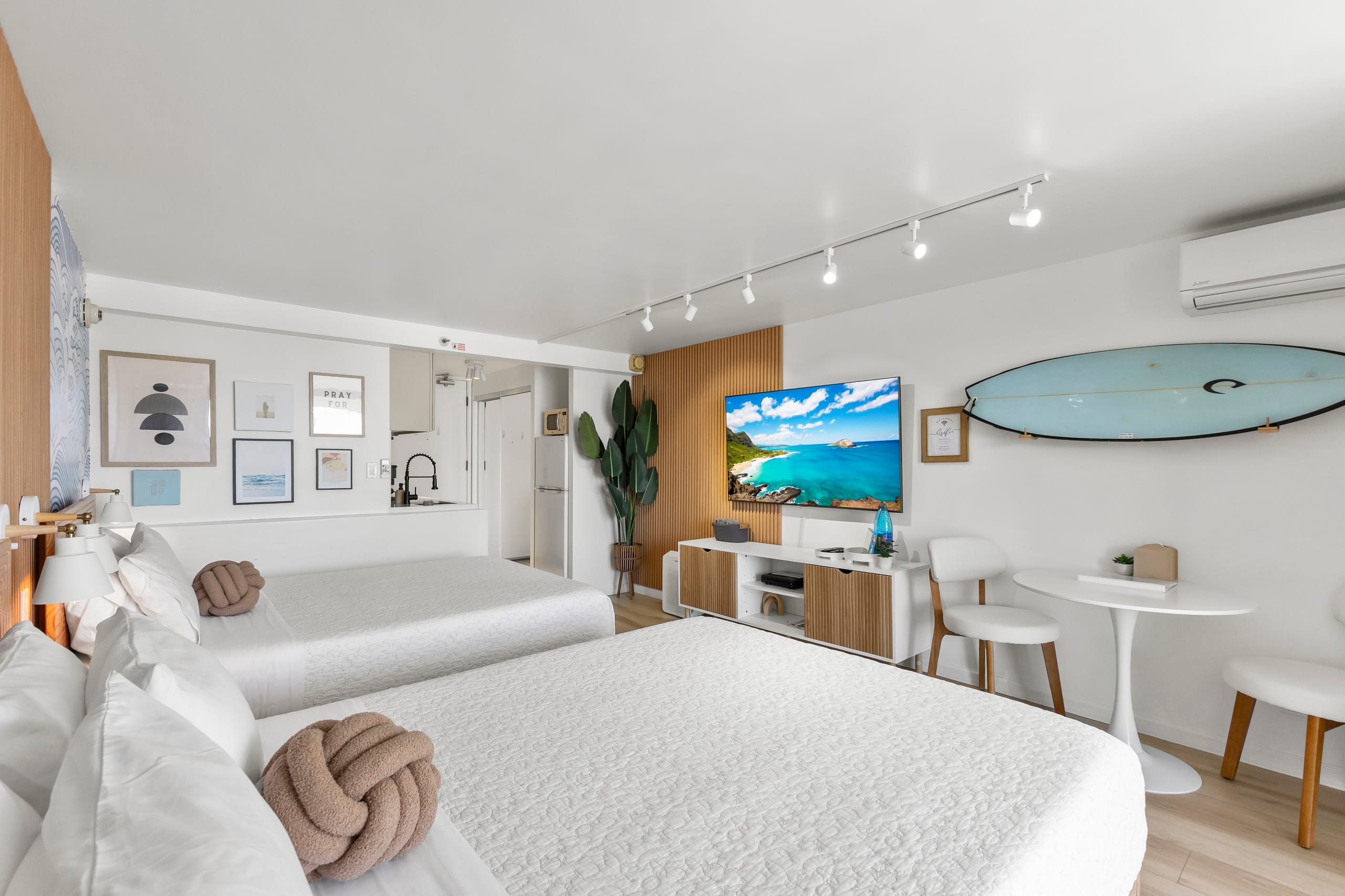 *Modern Beach Walkable! Renovated Waikiki Condo* - Photo 34