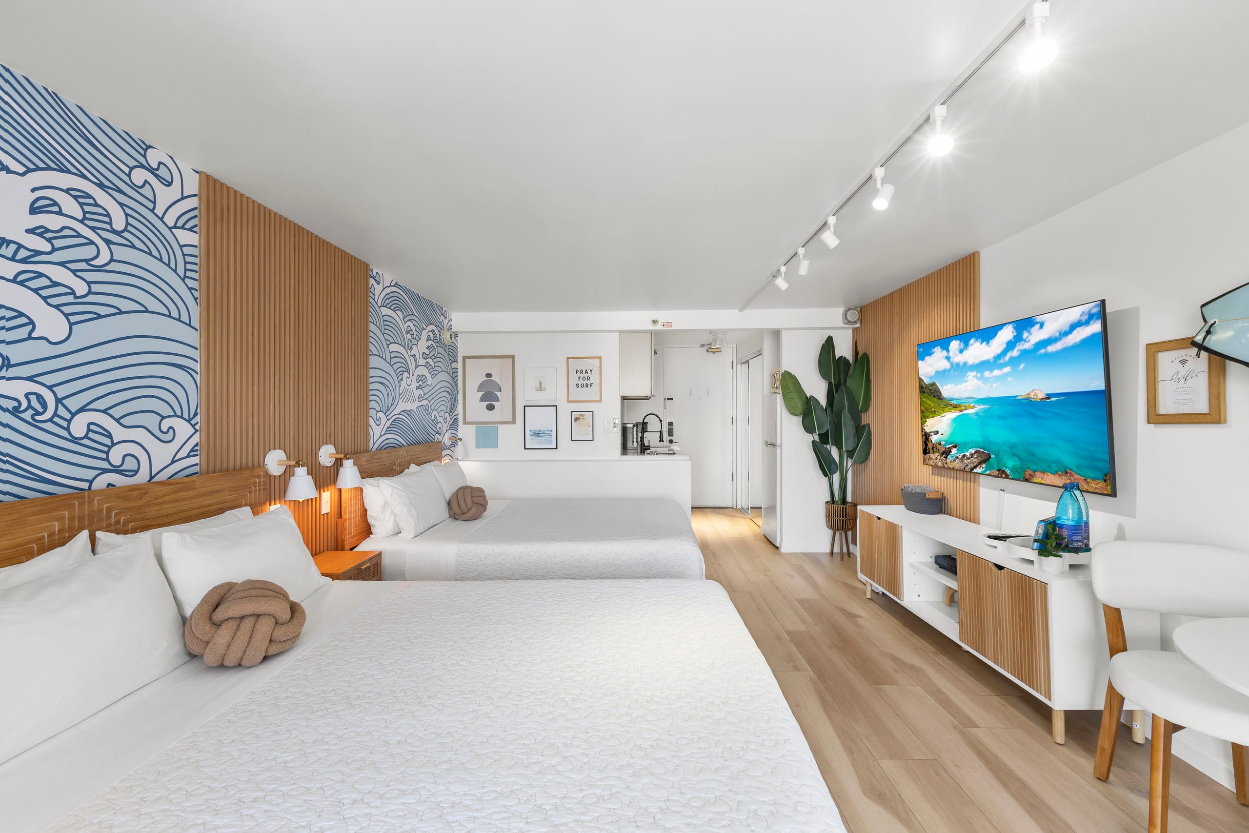 *Modern Beach Walkable! Renovated Waikiki Condo* - Photo 33