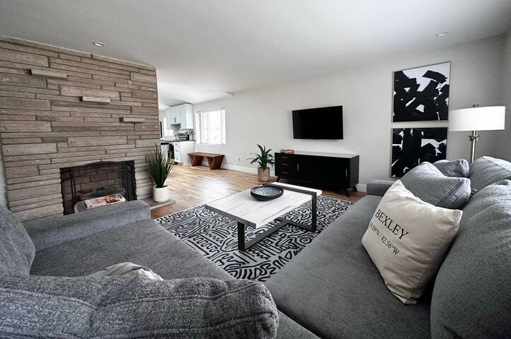 The Bexley Abode: Modern + Cozy gallery image 4