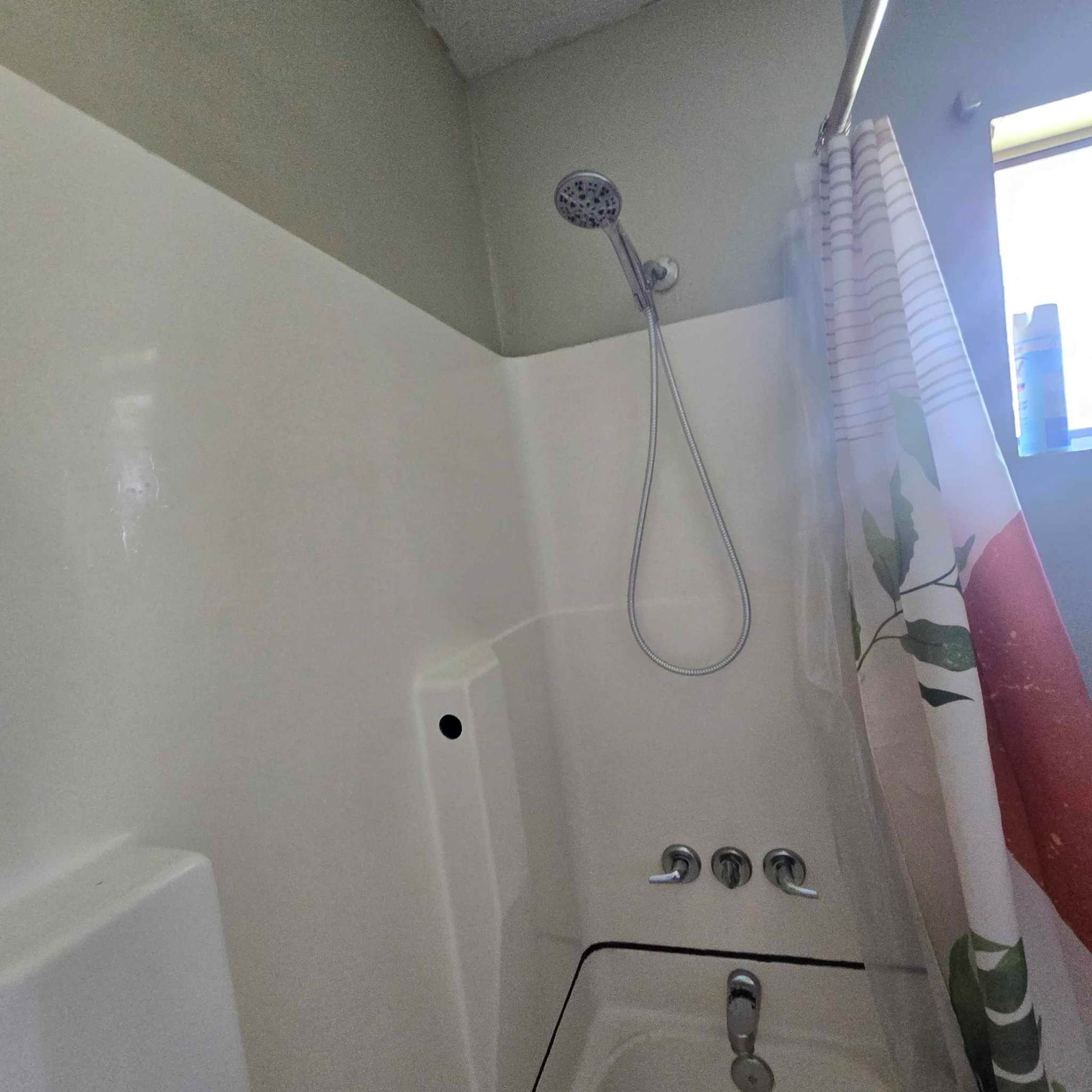 Guesthouse in Haiku-Pauwela · ★4.77 · 1 bedroom · 1 bed · 1 shared bath - Image 11
