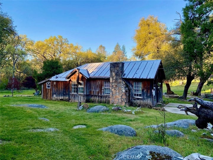The Gilded Gateway: The Miners Cabin - Mariposa, CA