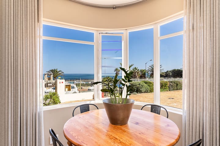 Modern Camps Bay Beachfront Apartment