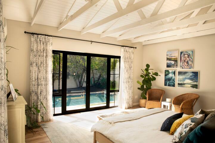 Spacious Home for Family Getaways (Full Solar) gallery image 5