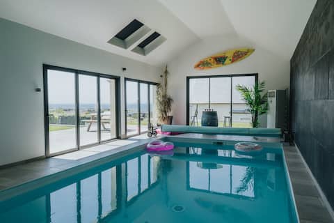 Sea view villa • Heated indoor pool • 7 people