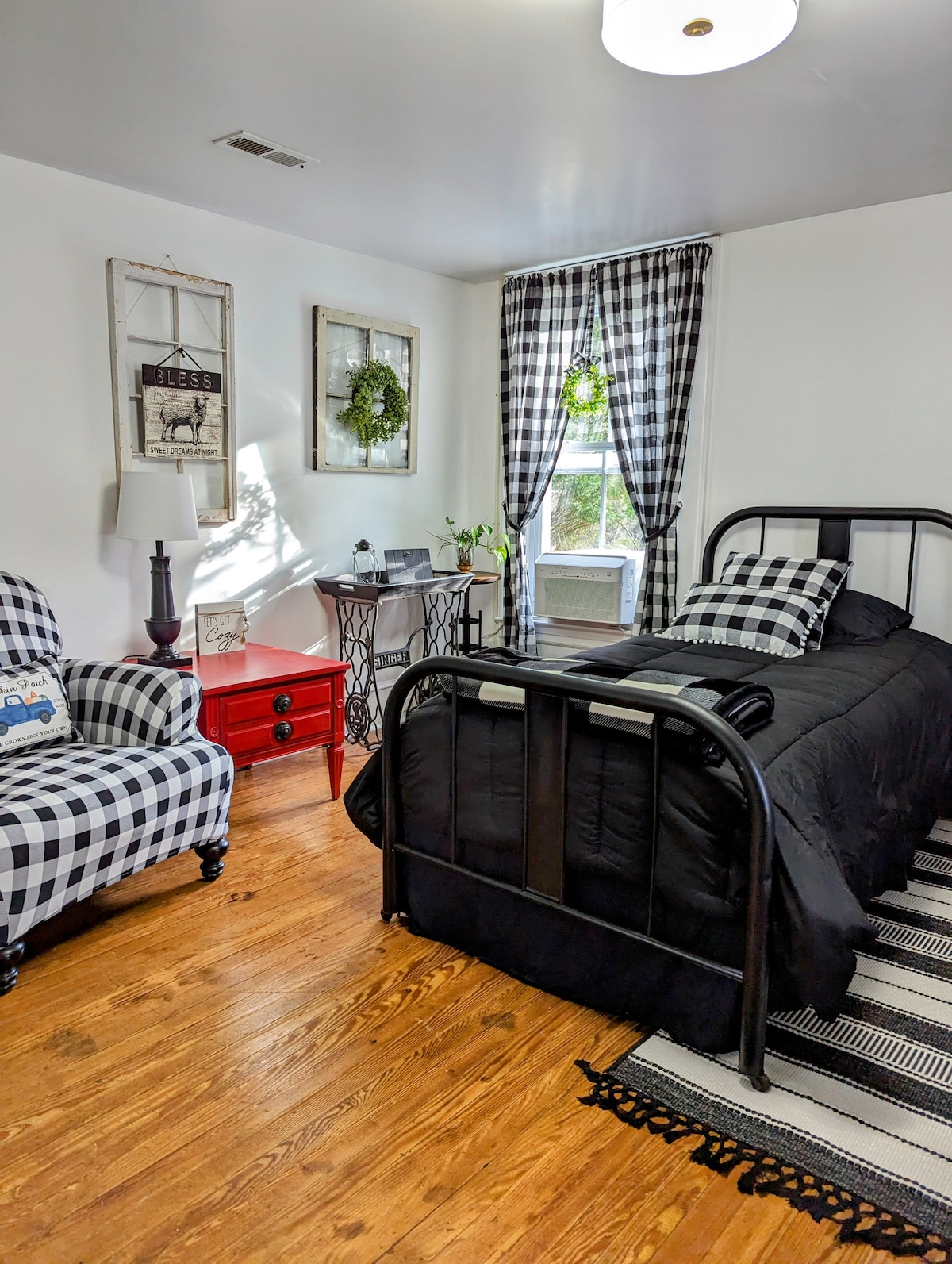 Dve samostatné postele.