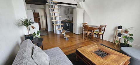 Top performing Airbnb: The Perchoir de la Halle Daret in Yonne