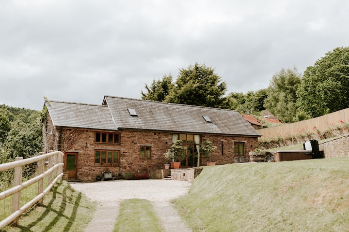 Sugar Loaf Barn