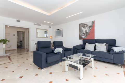 Anuncio de Airbnb popular: MTR - Marbella Temporary Rent 3bedrooms Av del Mar en Marbella