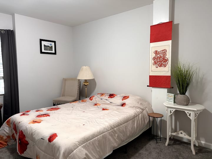 Home In Atlanta: Inman Park Room & Dedicated Bath - Atlanta, GA
