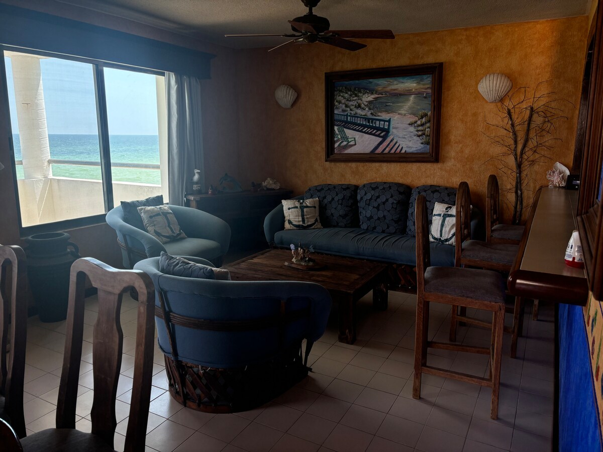 Top Airbnb: Depa Feli, on the beach facing the sea and pool en Chicxulub (Chicxulub Puerto)