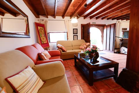 Propiedad de Airbnb exitosa: Rural House "RURAL ENJOY" getaways that inspire en Arnuero