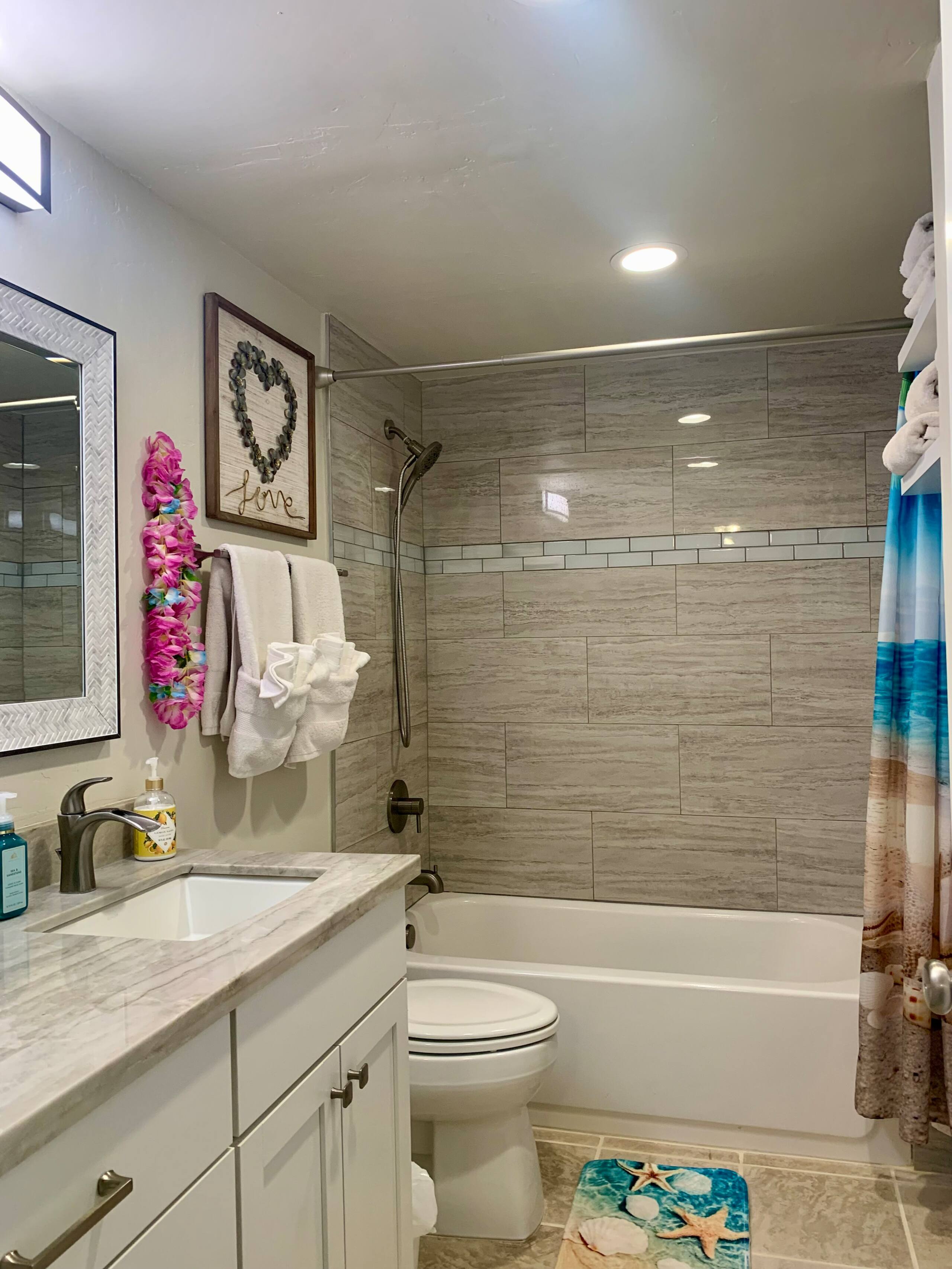 Newly Renovated!  Fully Stocked 2 Br/2Ba  w/ A/C! - Photo 19
