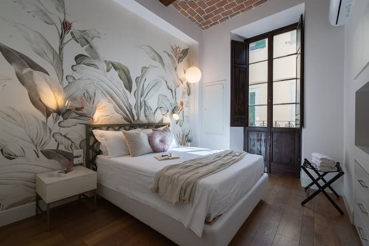 Რბილი ატმოსფერო და ბუნებრივი სინათლე, რომელიც ეფერება ყველა დეტალს: თქვენი დასვენების ოაზისი გელით.