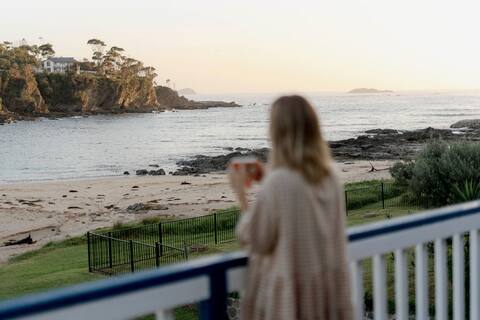 Beachfront Shack | EV & Pet Friendly Malua Bay