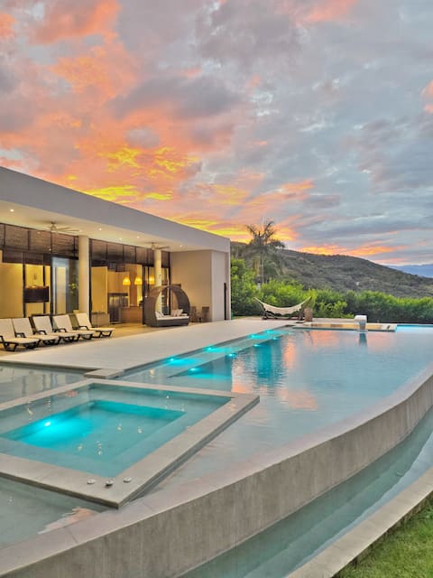 @Casa_coralma  (Ingreso Pavimentado )