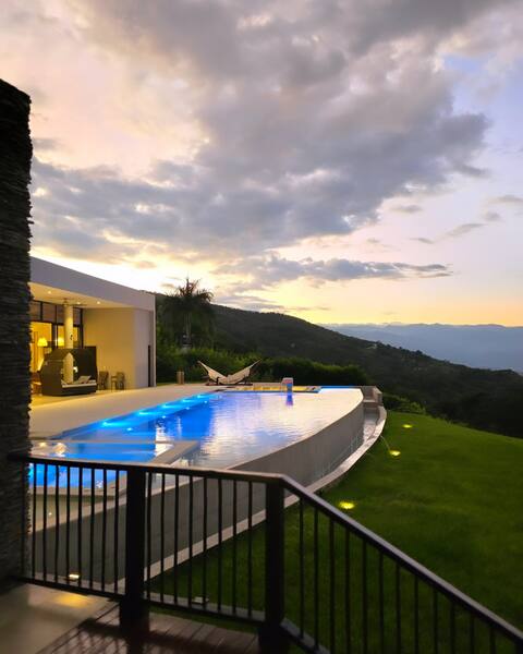 @Casa_coralma 6 minutes from town !