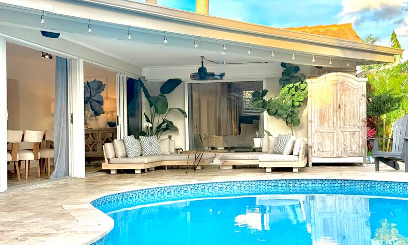 Lux Waterfront Paradise PoolSpaKayaks Close2Beach gallery image 4