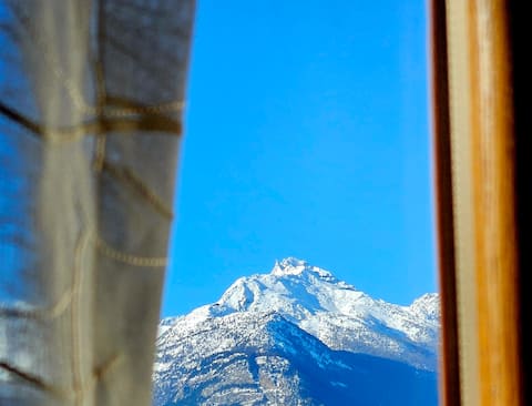 AYMA5 -Between mountains, castles and nature.