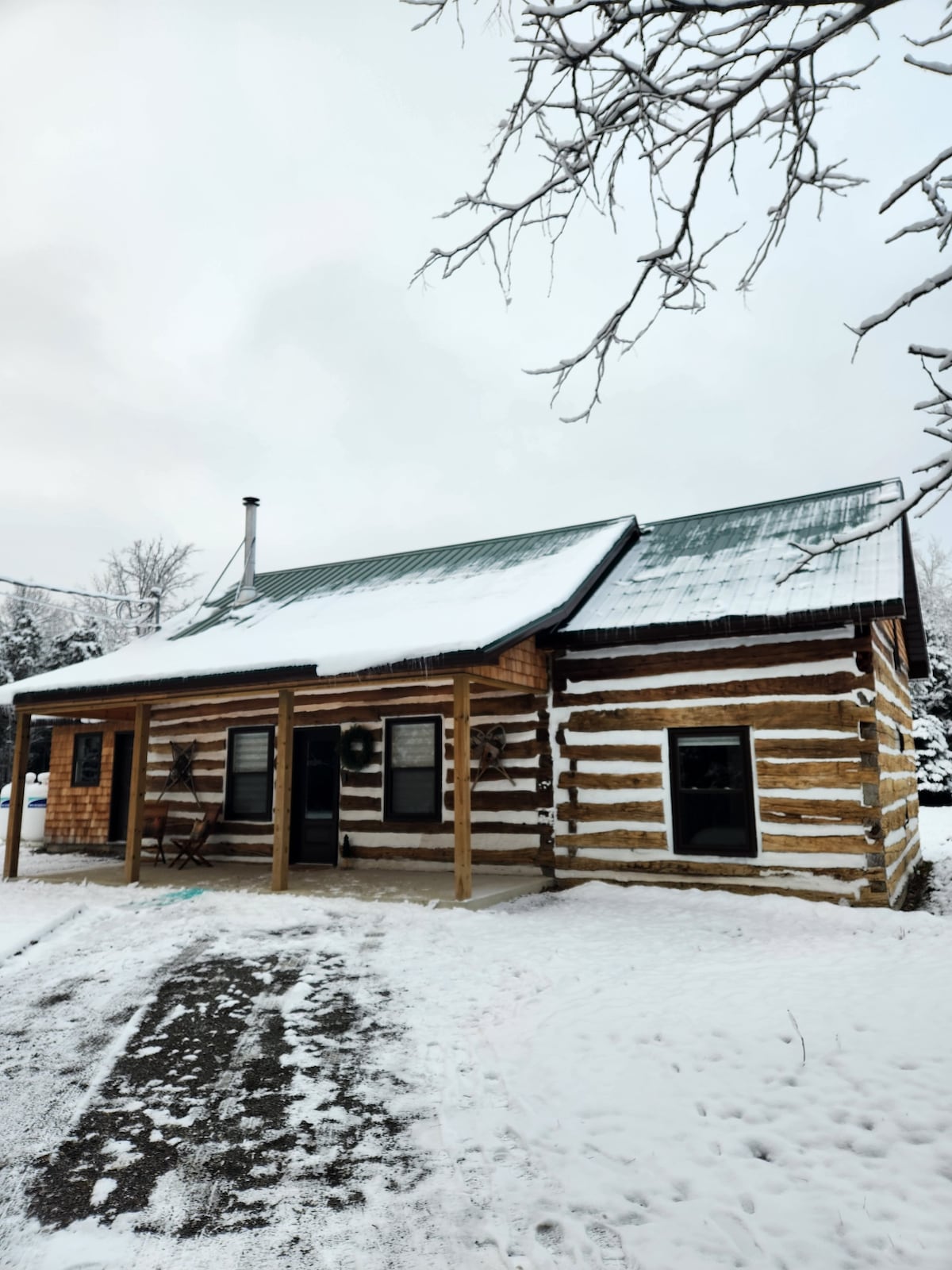 Cottontail Cabin with Hot Tub and wood fired Sauna Cabins for Rent in