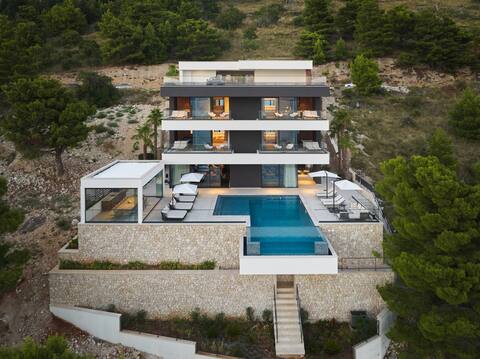 Villa Mirabel mit Infinity Pool und Indoor Pool