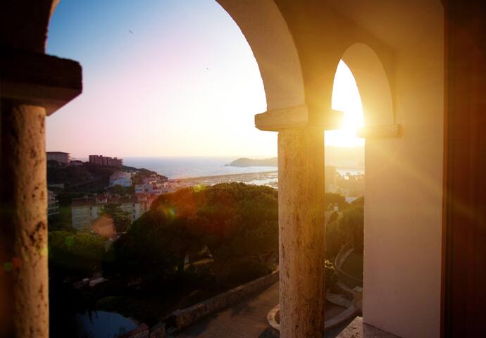 Villa Maricel, Luxurious Villa in Costa Brava gallery image 3