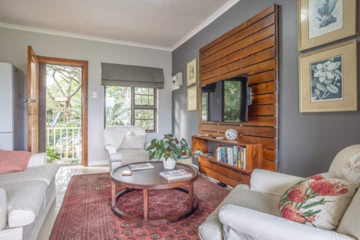 The Penthouse on Constitution: stylish comfortable